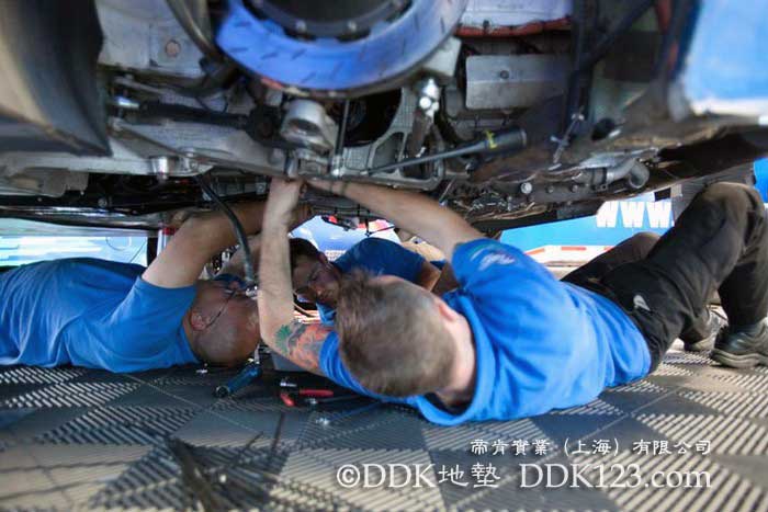 車庫用什么地板?車庫用可移動車庫地板,停車場防塵地板,「DDK-博世BBS8008-CR」車庫地膠,車庫地面材料,車庫地坪,