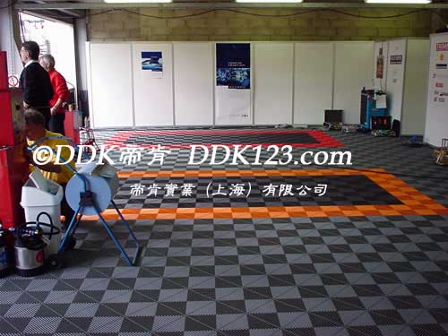 汽車貼膜的店地面用什么鋪裝好？「DDK-HB338」汽車美容貼膜店鋪地面的材料